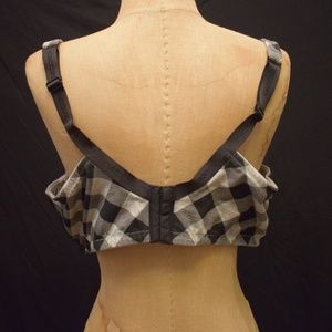 Cacique Intimates & Sleepwear - Cacique plaid bra size 42DD Underwire Cacique Intimates & Sleepwear - Cacique plaid bra size 42DD Underwire